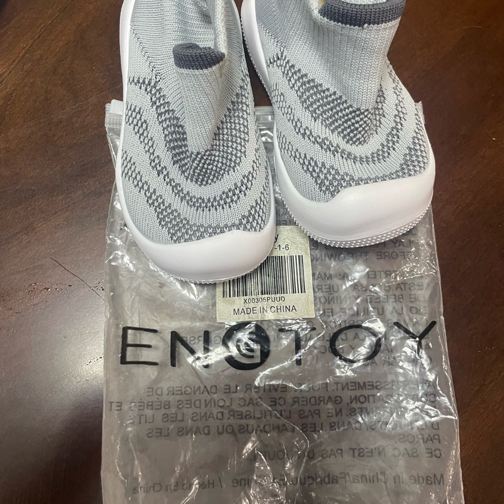Engtoy  Kids Gray Slip-On Shoes